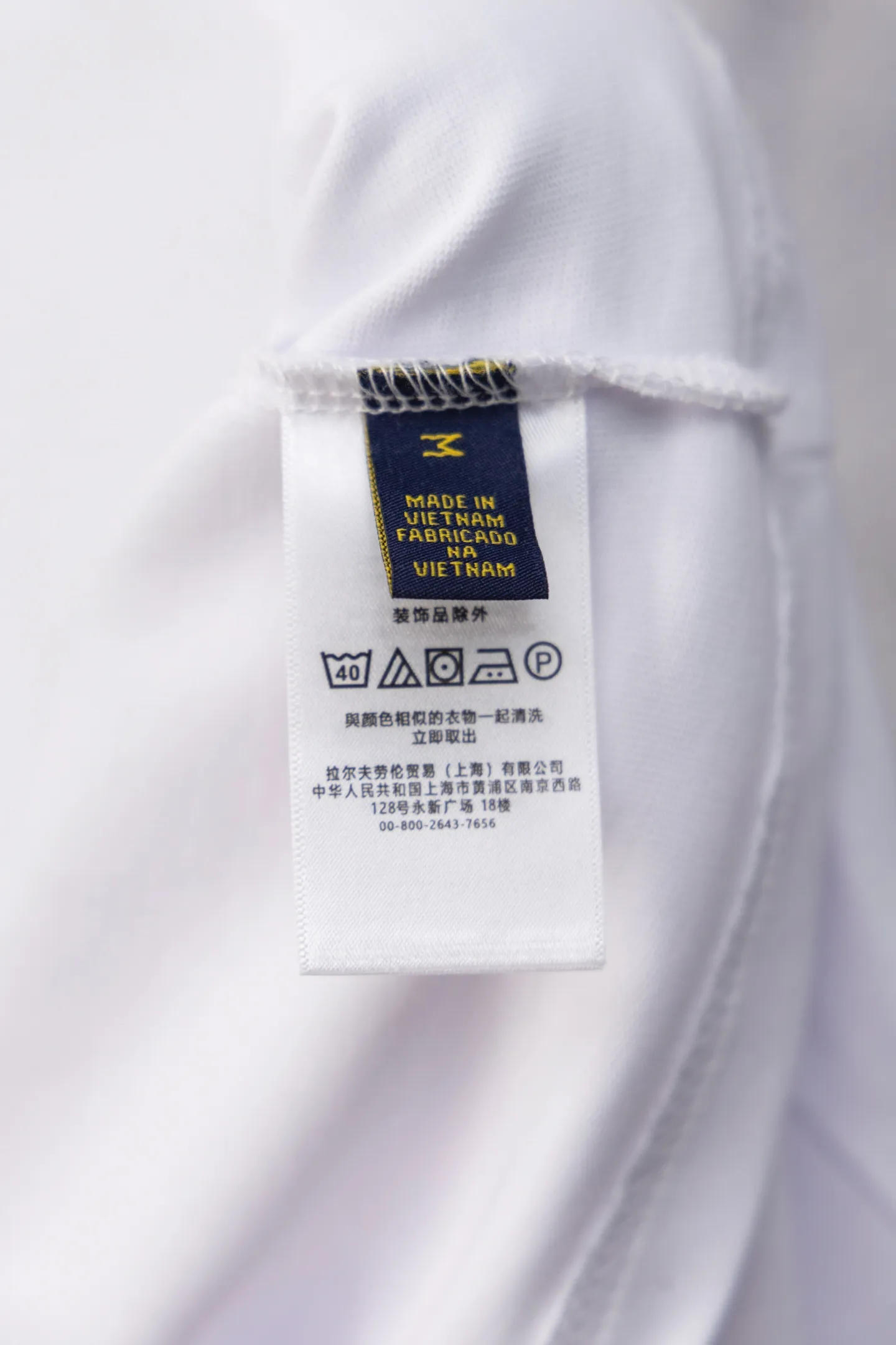 P190 Ralph Lauren solid color pony embroidered logo round neck long-sleeved T-shirt. New model on the market. 25ss. Heavy wash. The front panel is matched with a small logo and the back panel is patch-embroidered. Long-sleeved T-shirt for couples. A high-end simple style that you will never get tired of. Pocket patch embroidery is simple style. Advanced temperament. Perfect details. 💯 Classic logo logo on the upper body is super good-looking. Fabric: 300g. Size: s—xl. Color: black and white.